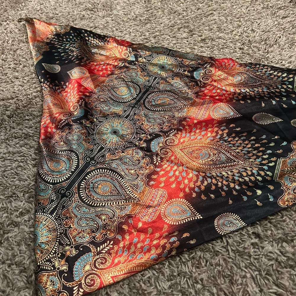 Paisley Patterned Scarf - Picture 4 of 8